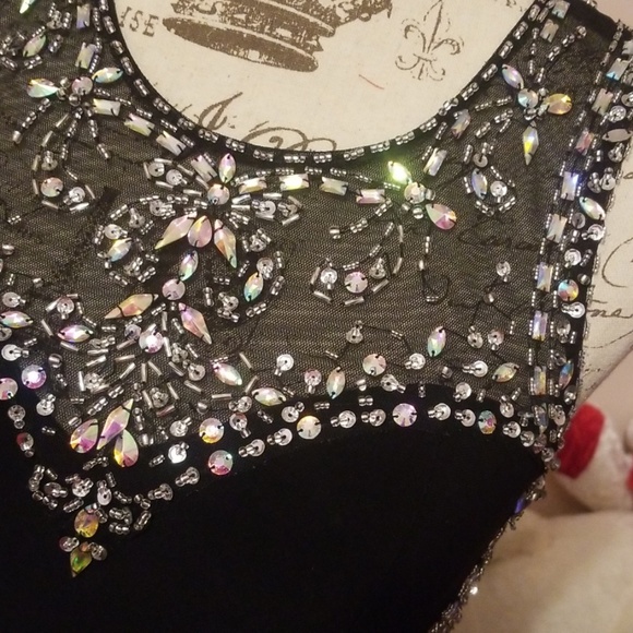 Dress - Picture 3 of 6